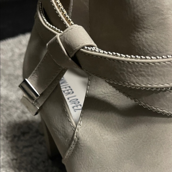 Jennifer Lopez Beige Ankle Boots with Straps - Picture 14 of 14